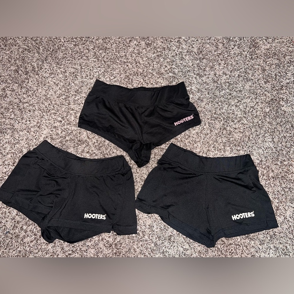 Black Hooters Short 🖤